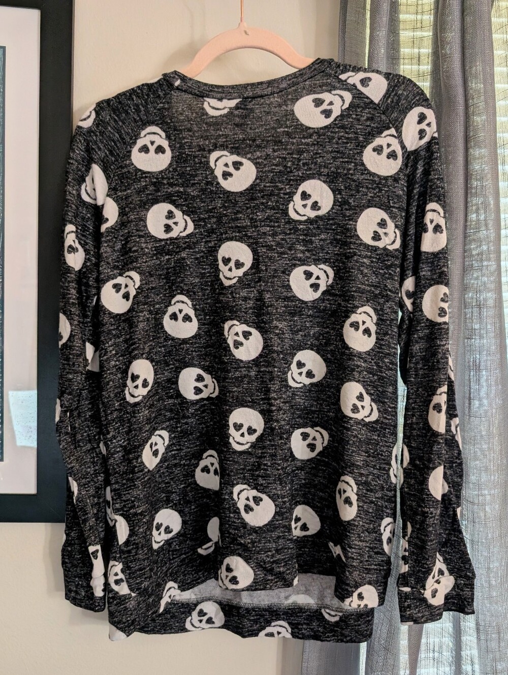 No Boundaries Grey Skull Long Sleeve with Lace up Shoulders Halloween Size XL - Picture 3 of 3